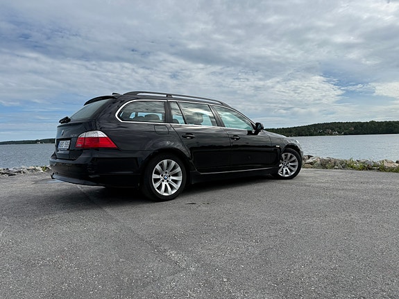 BMW 523i 6 of 22