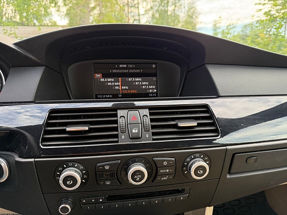 BMW 523i 15 of 22