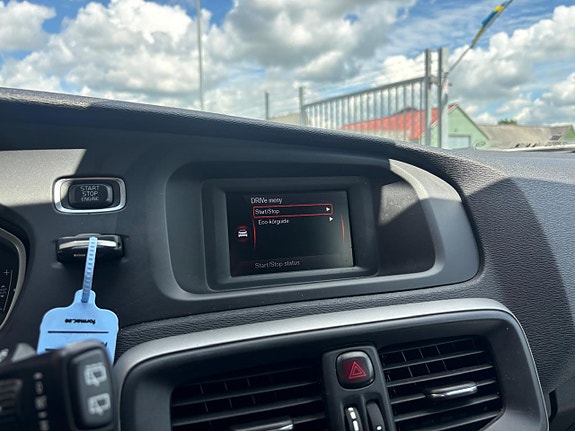 Volvo V40 18 of 24