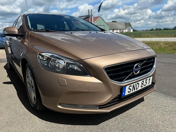 Volvo V40 23 of 24