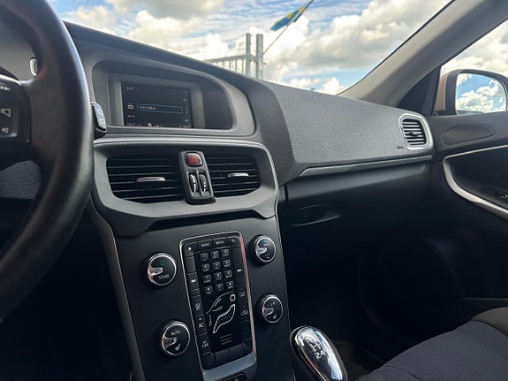 Volvo V40 14 of 24