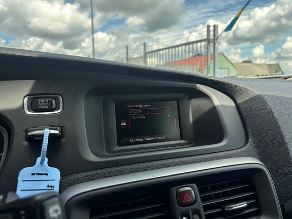 Volvo V40 17 of 24