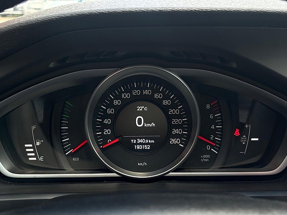Volvo V40 13 of 24
