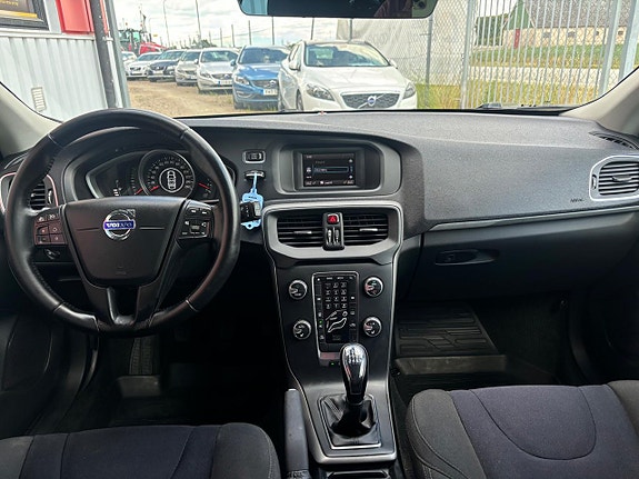 Volvo V40 10 of 24