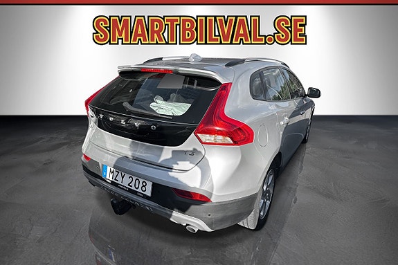 Volvo V40 Cross Country 5 of 16