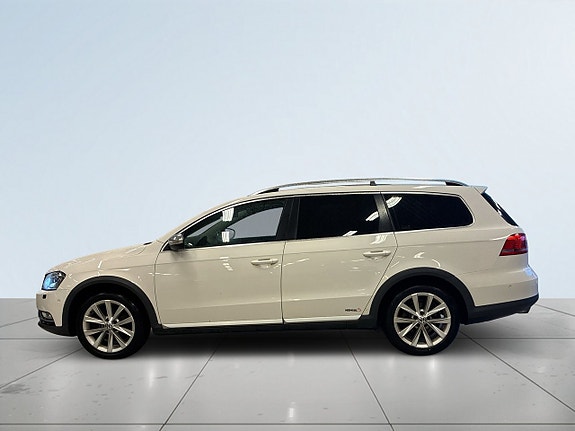 Volkswagen Passat Alltrack 4 of 5