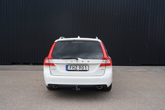 Volvo V70 4 of 5