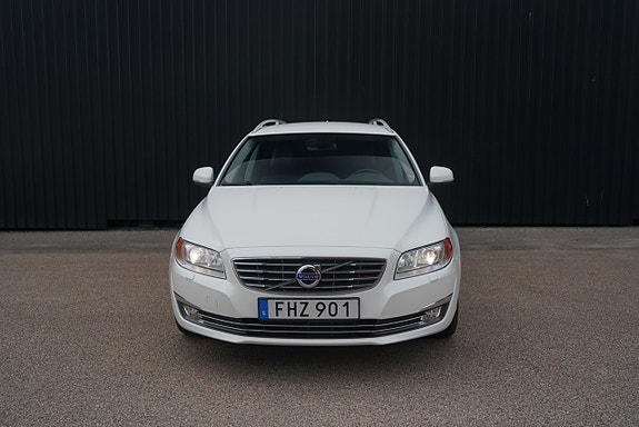 Volvo V70 3 of 5
