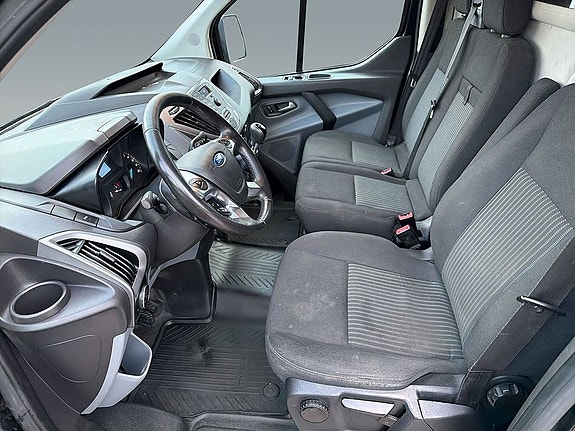 Ford Transit Custom 12 of 13