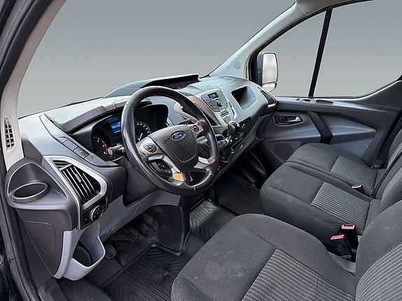 Ford Transit Custom 11 of 13