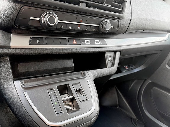 Opel Vivaro 12 of 15