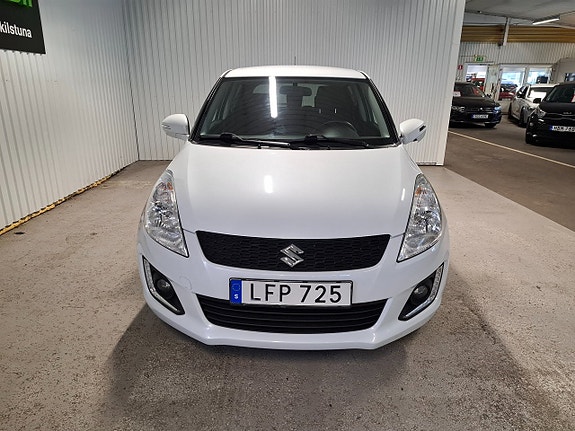 Suzuki Swift 2 of 5