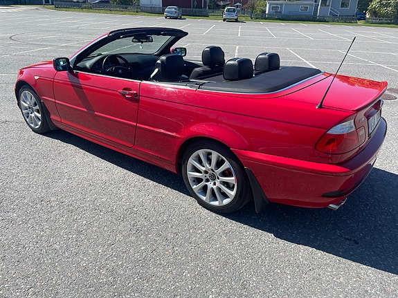 BMW 330Ci 2 of 5