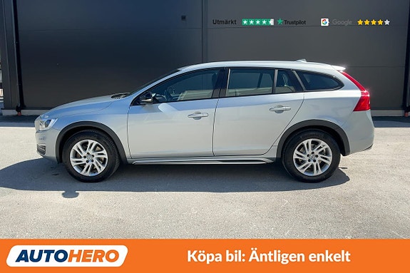 Volvo V60 Cross Country 2 of 5