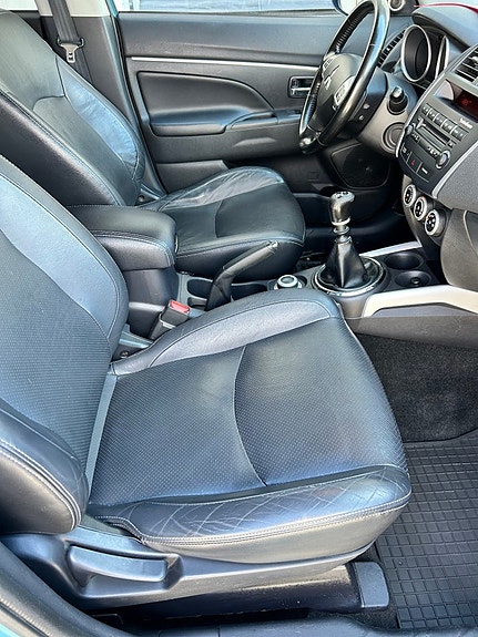 Mitsubishi ASX 10 of 15