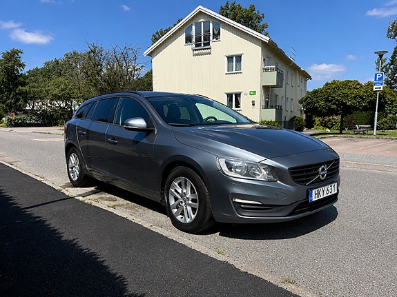 Volvo V60 2 of 11