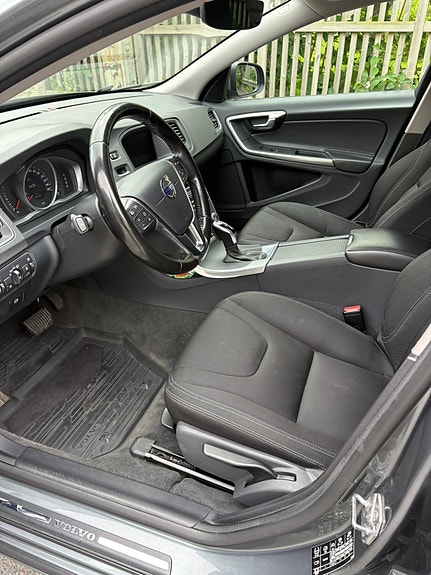Volvo V60 5 of 11