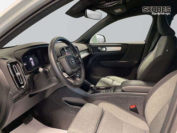 Volvo XC40 9 of 20