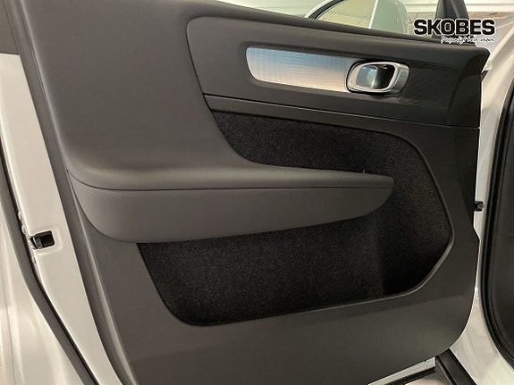 Volvo XC40 16 of 20