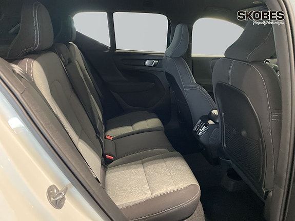 Volvo XC40 11 of 20