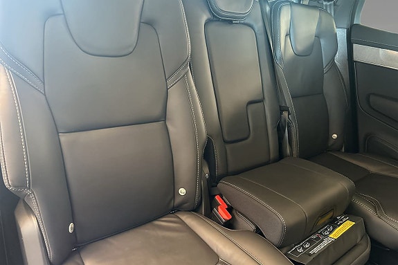 Volvo XC90 11 of 26