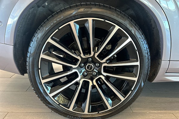 Volvo XC90 12 of 26