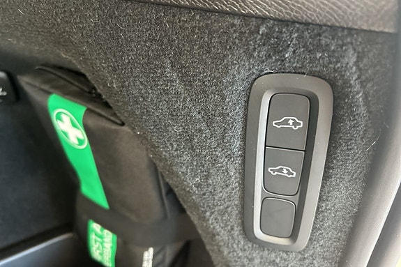 Volvo XC90 13 of 26