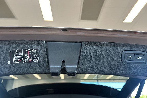 Volvo XC90 15 of 26