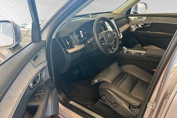 Volvo XC90 7 of 26