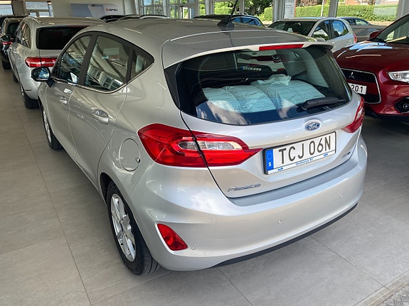 Ford Fiesta 4 of 5