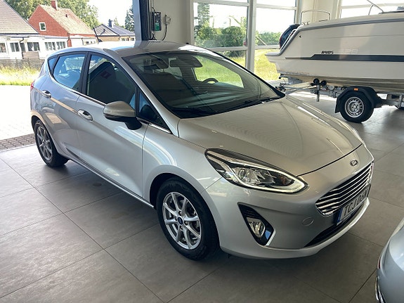 Ford Fiesta 2 of 5