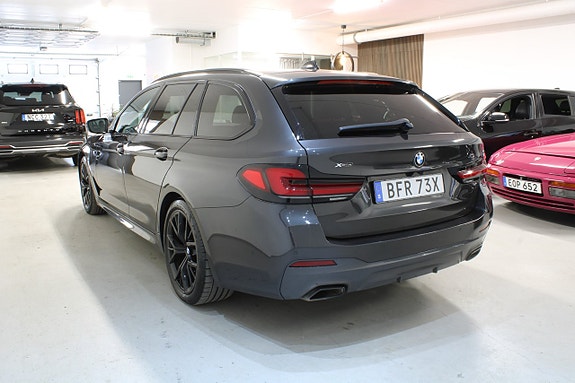 BMW 520d 3 of 5