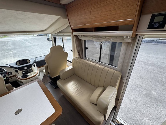Concorde Charisma 850L 10 of 12
