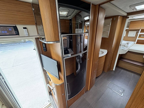 Concorde Charisma 850L 8 of 12