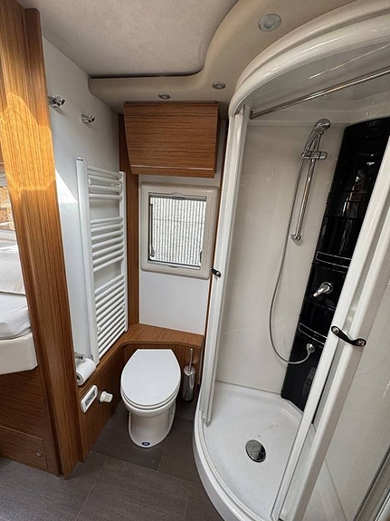 Concorde Charisma 850L 12 of 12
