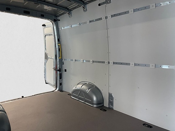 Volkswagen Crafter 15 of 20