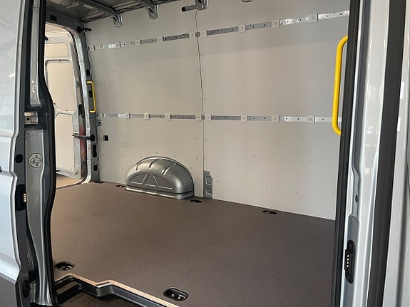 Volkswagen Crafter 13 of 20