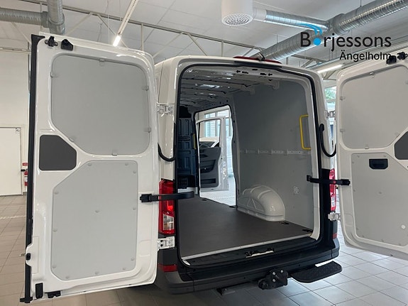 Volkswagen Crafter 19 of 19