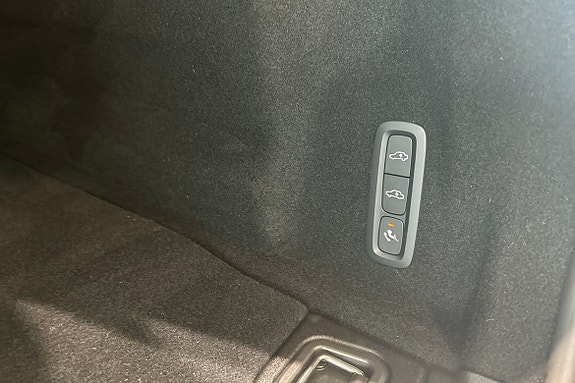 Volvo XC60 16 of 30