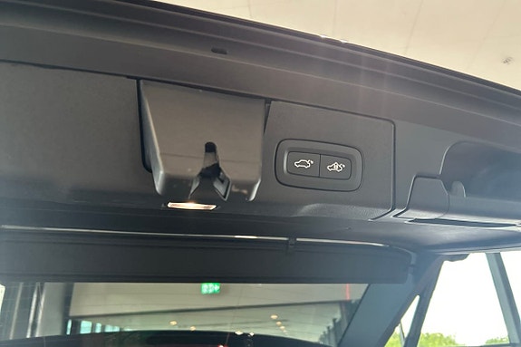 Volvo XC60 17 of 30