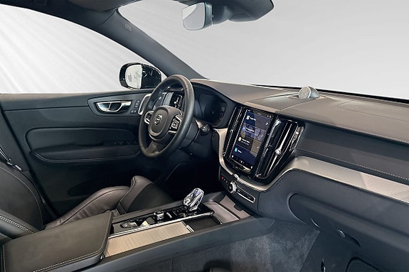 Volvo XC60 10 of 30