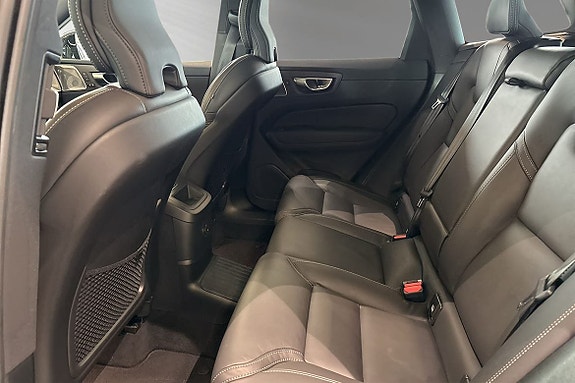 Volvo XC60 8 of 30