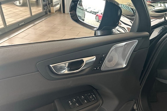 Volvo XC60 24 of 30