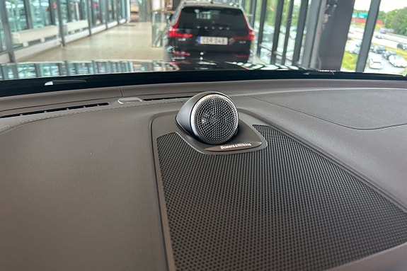 Volvo XC60 29 of 30
