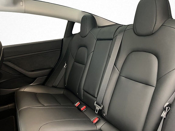 Tesla Model 3 26 of 30