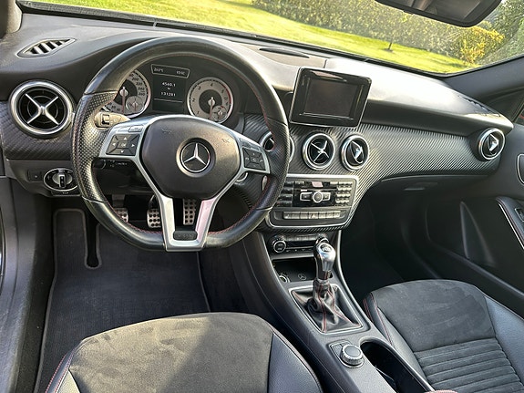 Mercedes-Benz A200 4 of 5
