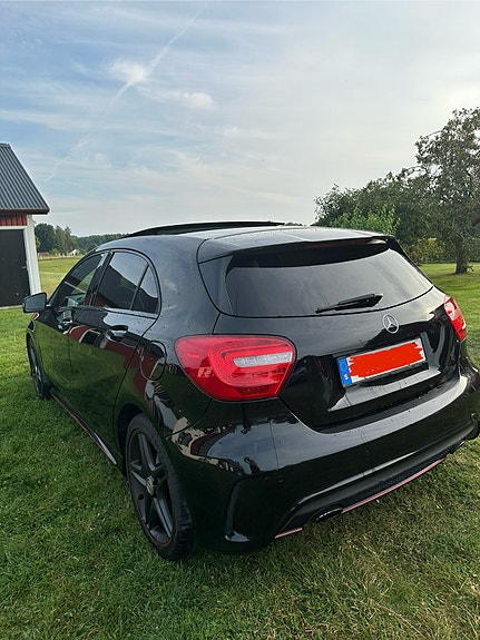 Mercedes-Benz A200 3 of 5