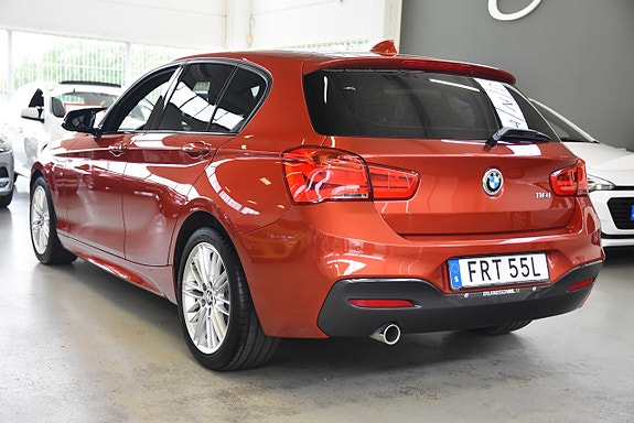 BMW 118i 4 of 5