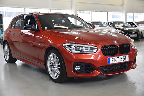 BMW 118i 2 of 5