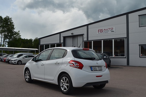 Peugeot 208 5 of 5